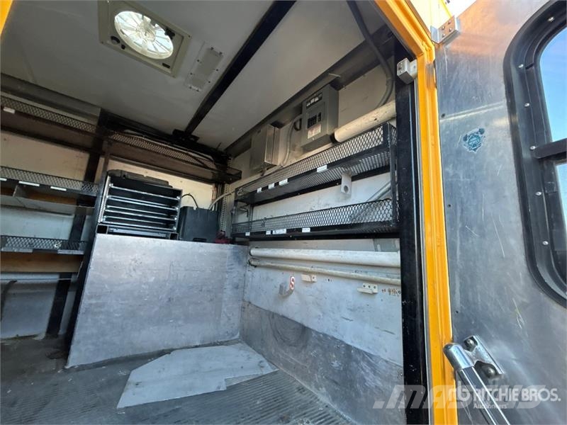 Ford GSR35D-3 35 ft on Ford F-450 4x2 Van Mounted Aeria المنصات الهوائية المثبتة على شاحنة