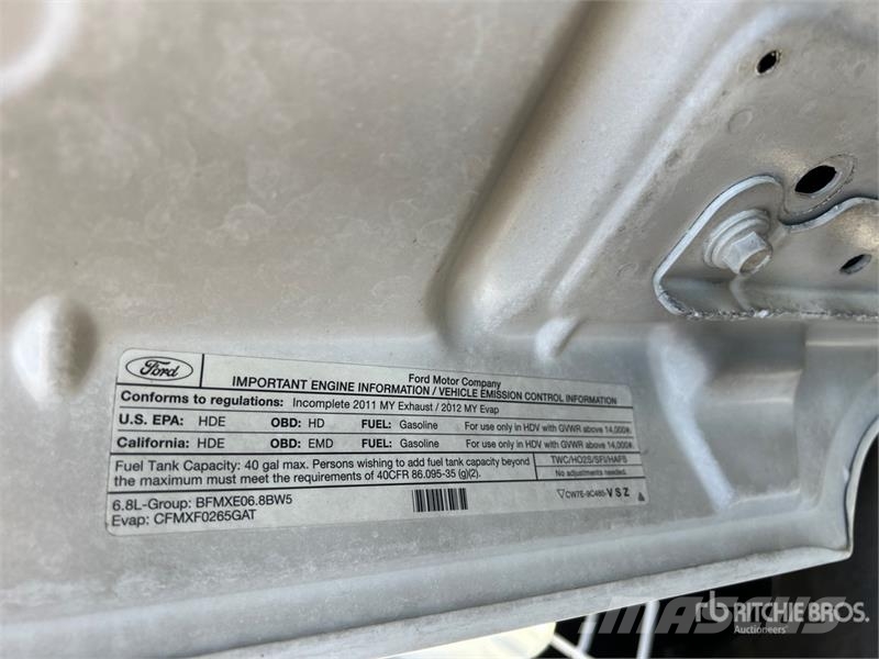 Ford GSR35D-3 35 ft on Ford F-450 4x2 Van Mounted Aeria المنصات الهوائية المثبتة على شاحنة