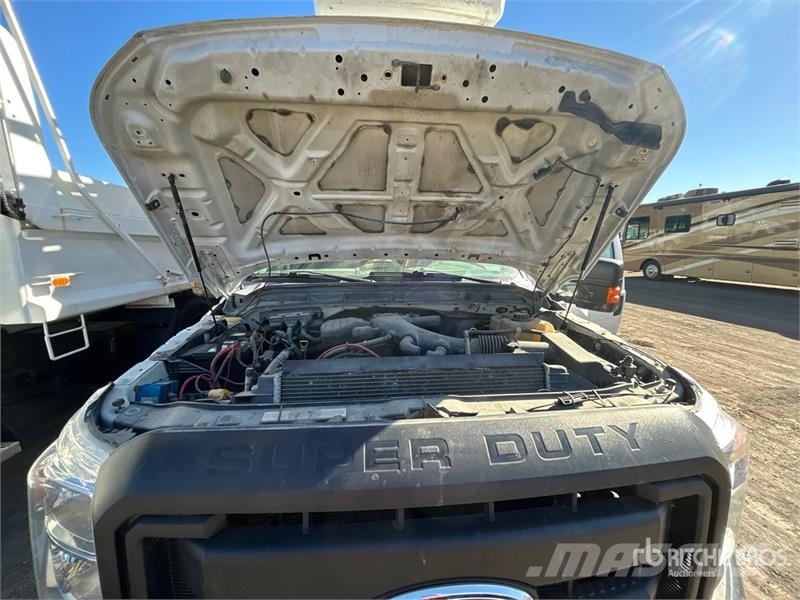 Ford GSR35D-3 35 ft on Ford F-450 4x2 Van Mounted Aeria المنصات الهوائية المثبتة على شاحنة