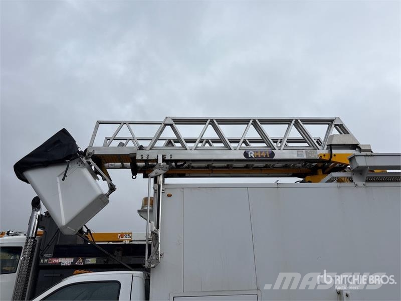 Ford Hydralique RH41 30 ft on Ford F-550 4x4 Van Mounte Auto hoogwerkers