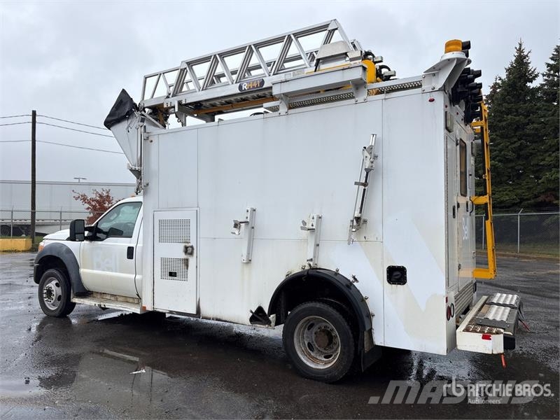 Ford Hydralique RH41 30 ft on Ford F-550 4x4 Van Mounte Auto hoogwerkers