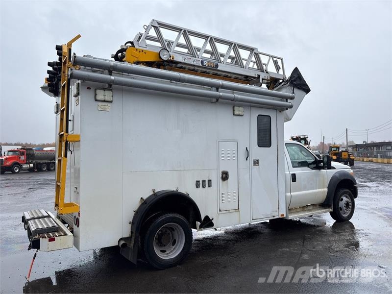 Ford Hydralique RH41 30 ft on Ford F-550 4x4 Van Mounte Auto hoogwerkers