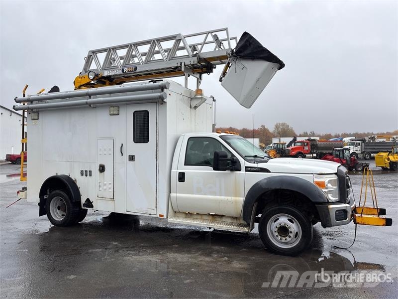 Ford Hydralique RH41 30 ft on Ford F-550 4x4 Van Mounte Auto hoogwerkers