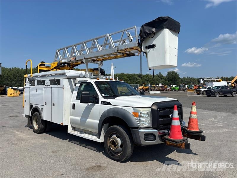 Ford L37 31 ft on Ford F-450 XL 4x2 Van Mounted Aerial Plataformas sobre camión