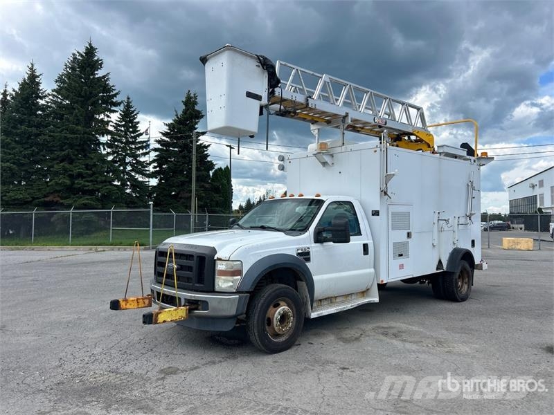 Ford L37 33 ft on  Ford F-550 XL 4x2 Van Mounted Aerial Plataformas sobre camión