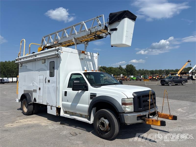 Ford L37 33 ft on  Ford F-550 XL 4x2 Van Mounted Aerial Plataformas sobre camión