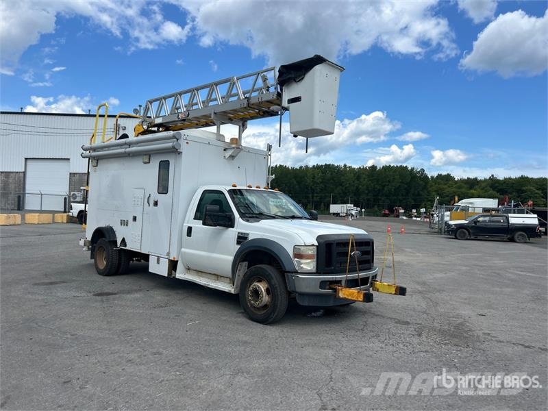 Ford L37 33 ft on  Ford F-550 XL 4x2 Van Mounted Aerial Plataformas sobre camión