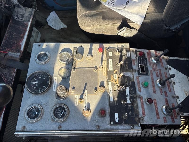 Ford LN8000 Kabine i unutrašnjost