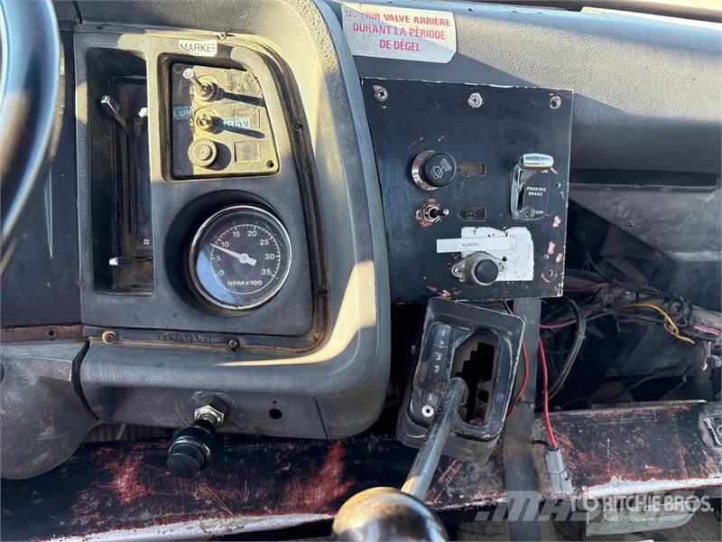 Ford LN8000 Kabine i unutrašnjost