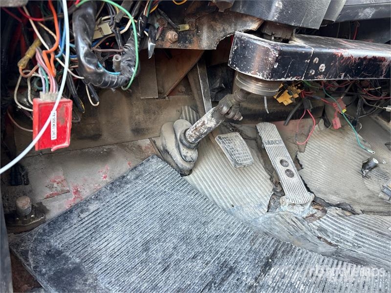 Ford LN8000 Kabine i unutrašnjost