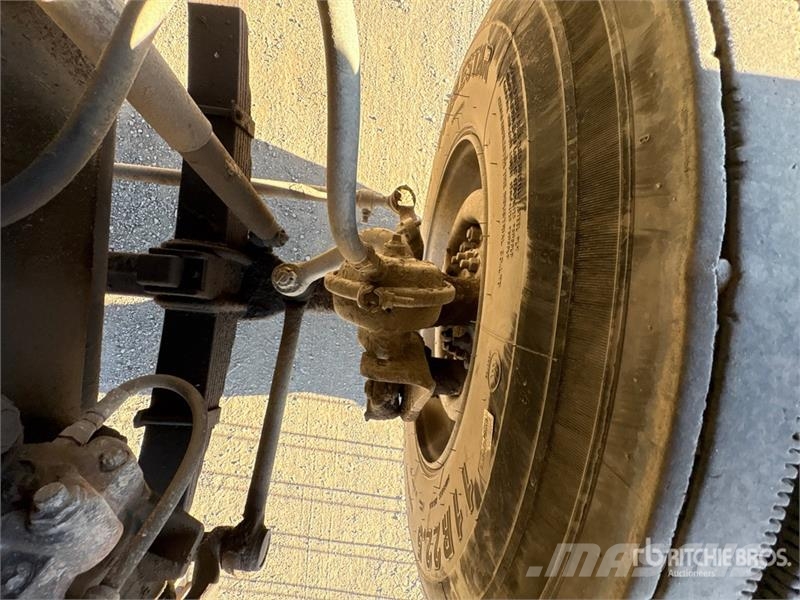 Ford LN8000 Kabine i unutrašnjost
