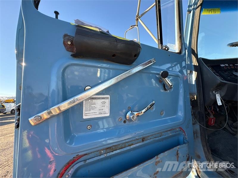 Ford LN8000 Kabine i unutrašnjost