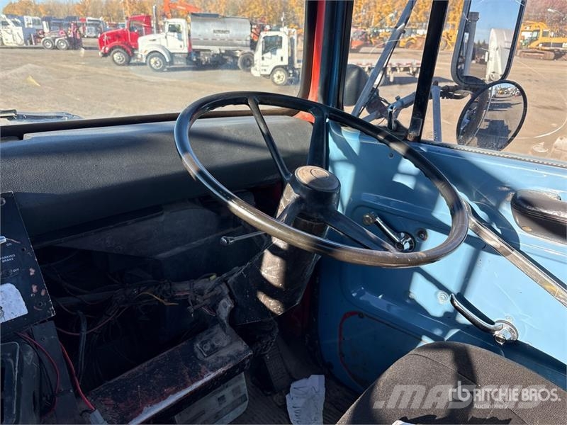 Ford LN8000 Kabine i unutrašnjost