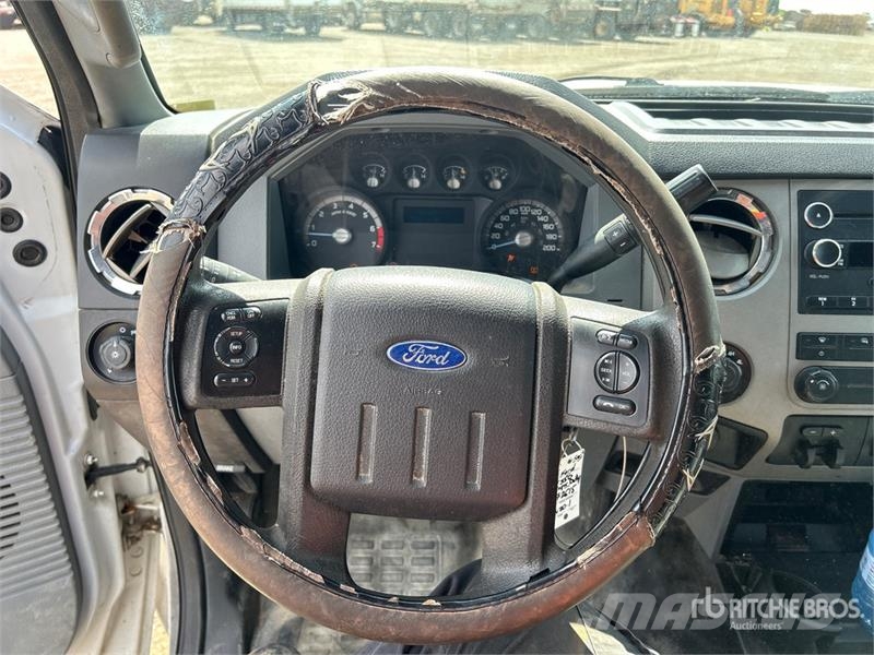 Ford REBUILT F-350 XLT 4x4 Crew Cab Flatbed Truck Kamioni sa otvorenim sandukom