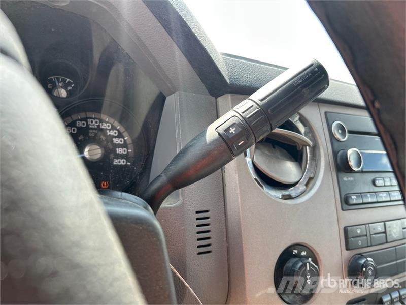 Ford REBUILT F-350 XLT 4x4 Crew Cab Flatbed Truck Kamioni sa otvorenim sandukom