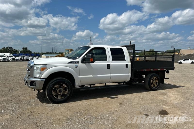 Ford REBUILT F-350 XLT 4x4 Crew Cab Flatbed Truck Kamioni sa otvorenim sandukom