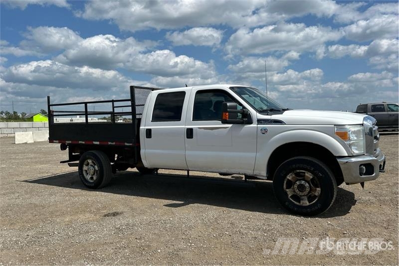 Ford REBUILT F-350 XLT 4x4 Crew Cab Flatbed Truck Kamioni sa otvorenim sandukom