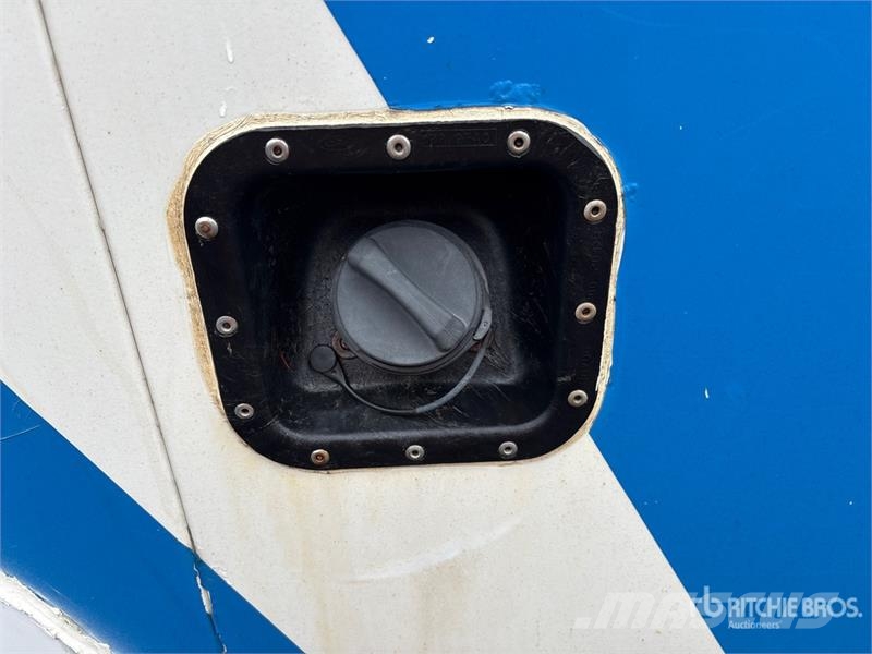 Ford RH RH41 37 ft on Ford F-550 XL 4x2 Van Mounted Ae Plataformas sobre camión