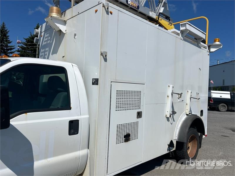 Ford RH RH41 37 ft on Ford F-550 XL 4x2 Van Mounted Ae Plataformas sobre camión