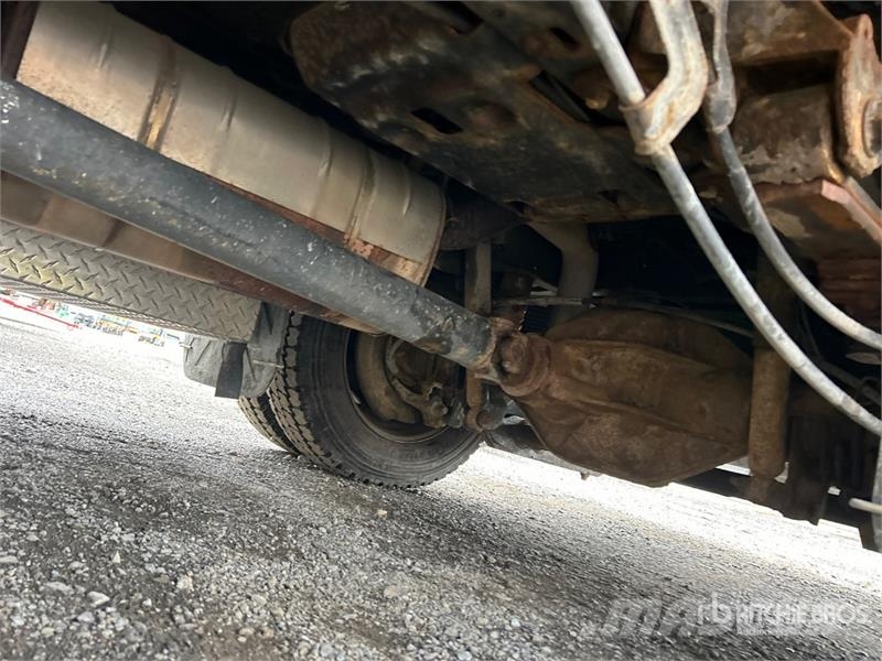 Ford RH RH41-LP 11.51 m on Ford F-550 XL 4x4 Van Mount Teherautóra szerelt emelők és állványok
