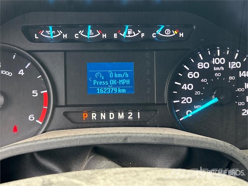 Ford RH RH41-LP 11.51 m on Ford F-550 XL 4x4 Van Mount Teherautóra szerelt emelők és állványok