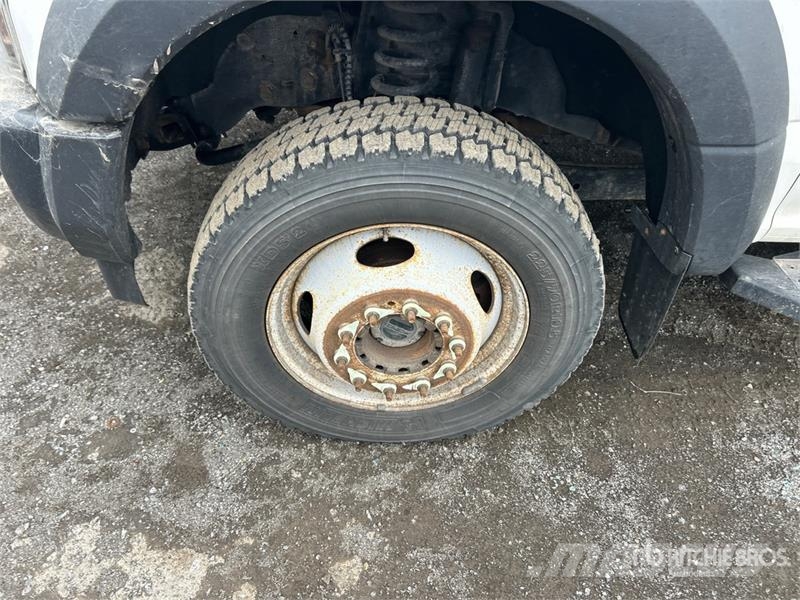 Ford RH RH41-LP 11.51 m on Ford F-550 XL 4x4 Van Mount Teherautóra szerelt emelők és állványok