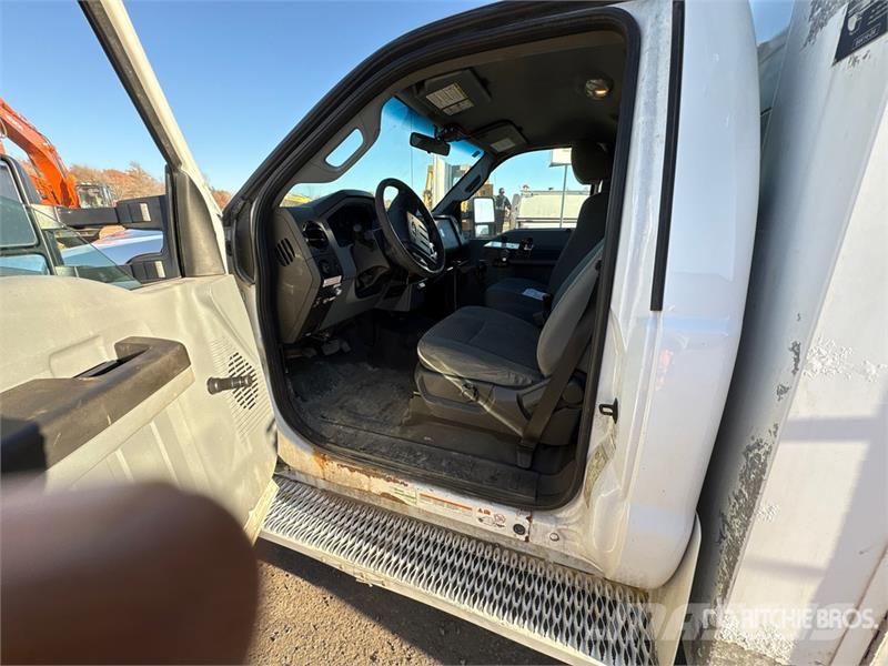 Ford Telelift 35 ft on Ford F-550 4x2 Van Mounted Aeri Pacēlāji uz automašīnas bāzes