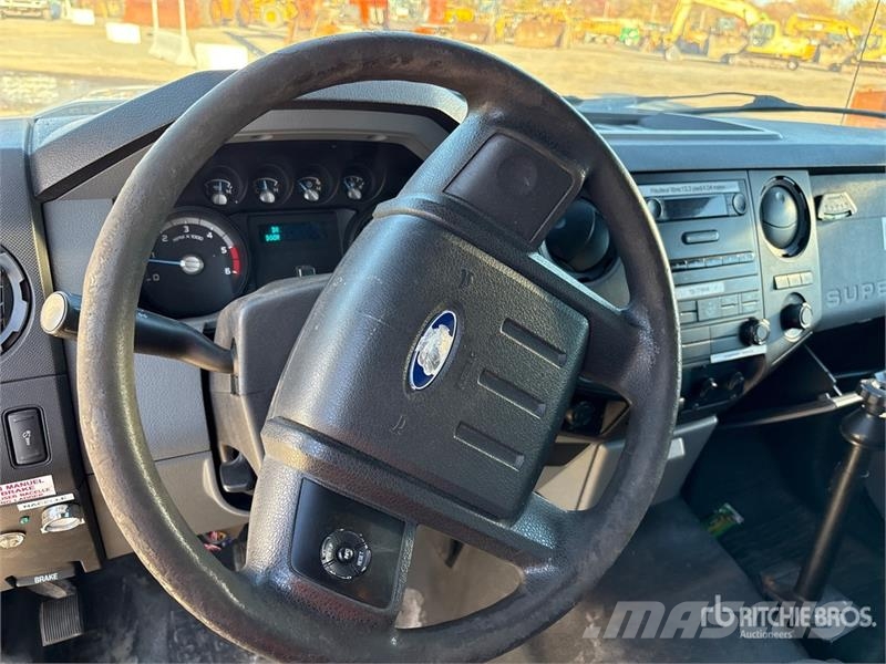 Ford Telelift 35 ft on Ford F-550 4x2 Van Mounted Aeri Pacēlāji uz automašīnas bāzes