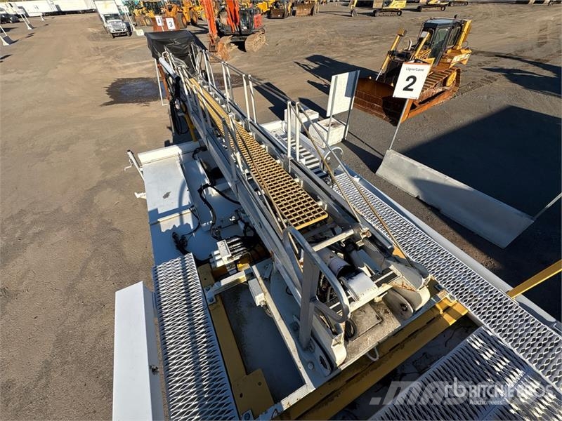 Ford Telelift 35 ft on Ford F-550 4x2 Van Mounted Aeri Pacēlāji uz automašīnas bāzes
