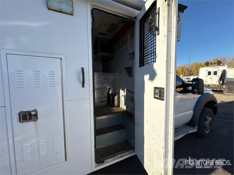 Ford Telelift 35 ft on Ford F-550 4x2 Van Mounted Aeri Pacēlāji uz automašīnas bāzes