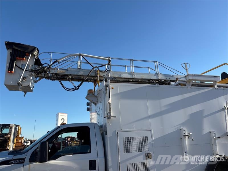 Ford Telelift 35 ft on Ford F-550 4x2 Van Mounted Aeri Pacēlāji uz automašīnas bāzes