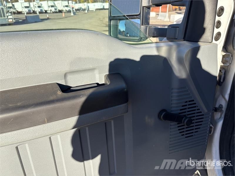 Ford Telelift 35 ft on Ford F-550 4x2 Van Mounted Aeri Pacēlāji uz automašīnas bāzes