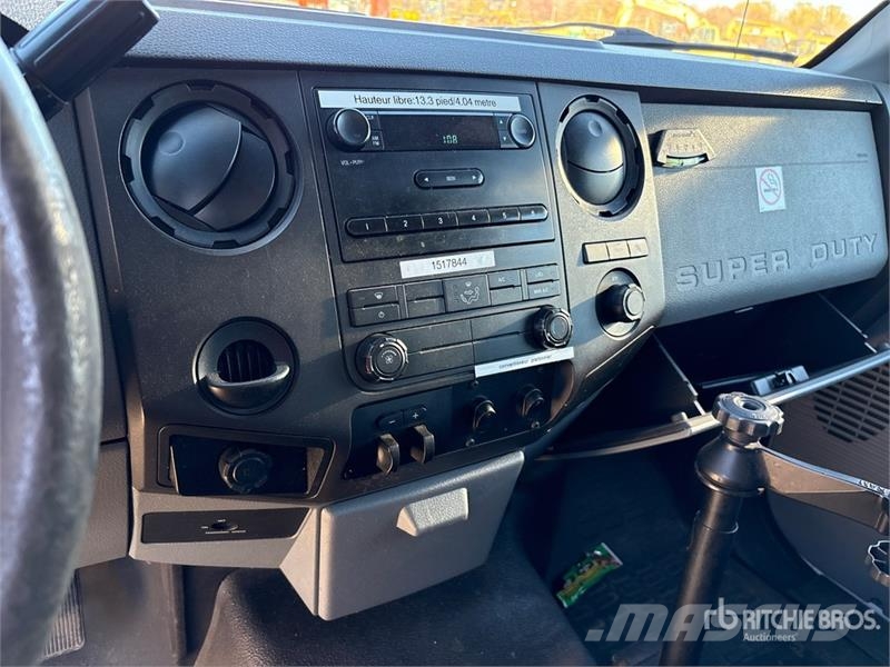 Ford Telelift 35 ft on Ford F-550 4x2 Van Mounted Aeri Pacēlāji uz automašīnas bāzes