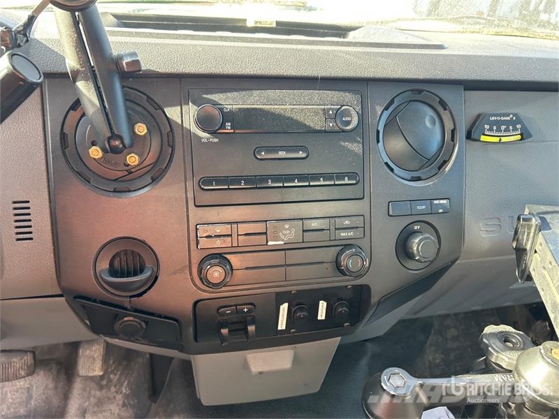Ford Telelift TTS25-2002 35 ft on Ford F-550 XL 4x2 Va Автовишки на базі вантажівки