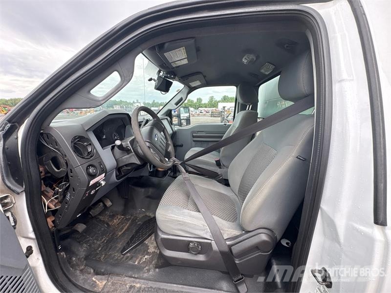 Ford Telelift TTS25 35 ft on Ford F-550 XL 4x2 Van Mou Piattaforme autocarrate