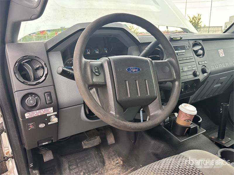 Ford Telelift TTS25 35 ft on Ford F-550 XL 4x2 Van Mou Piattaforme autocarrate