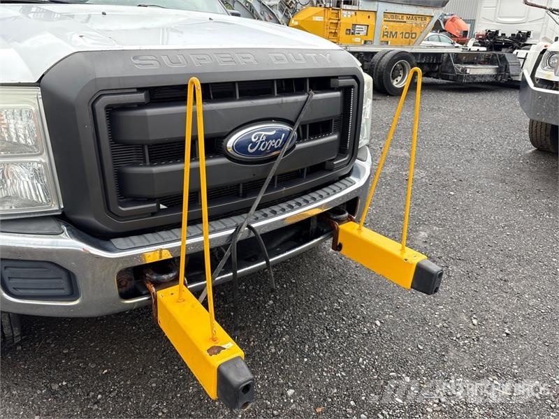 Ford Telelift TTS25 35 ft on Ford F-550 XL 4x2 Van Mou Piattaforme autocarrate