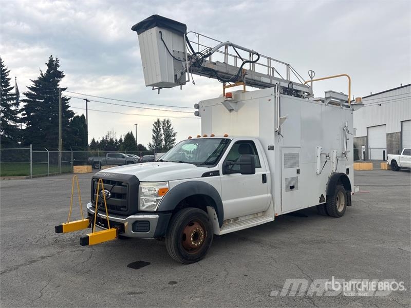 Ford Telelift TTS25 35 ft on Ford F-550 XL 4x2 Van Mou Piattaforme autocarrate