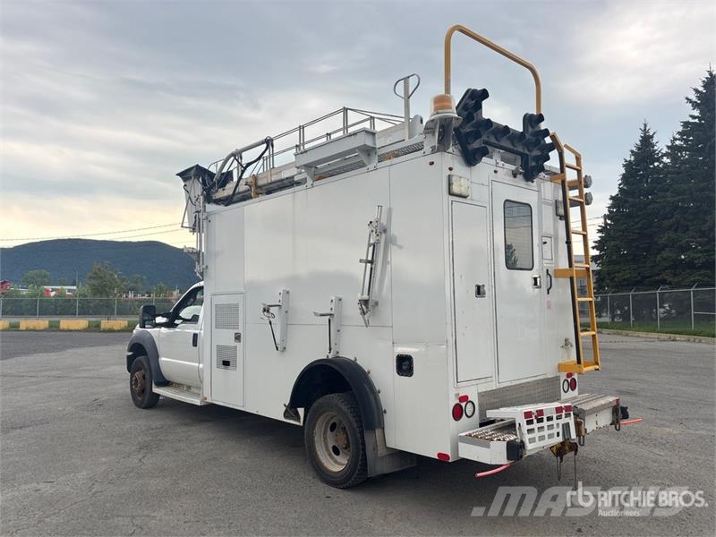 Ford Telelift TTS25 35 ft on Ford F-550 XL 4x2 Van Mou Piattaforme autocarrate