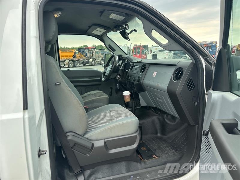 Ford Telelift TTS25 35 ft on Ford F-550 XL 4x2 Van Mou Piattaforme autocarrate