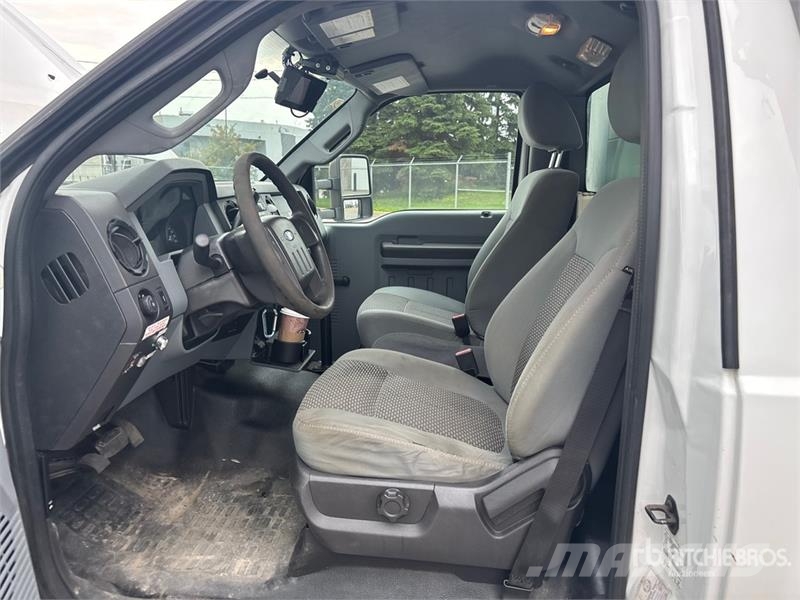 Ford Telelift TTS25 35 ft on Ford F-550 XL 4x2 Van Mou Piattaforme autocarrate