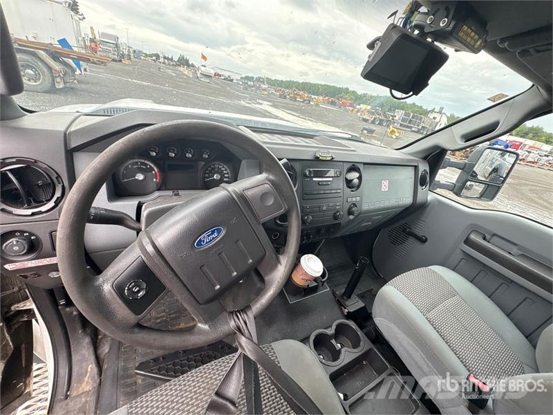 Ford Telelift TTS25 35 ft on Ford F-550 XL 4x2 Van Mou Piattaforme autocarrate