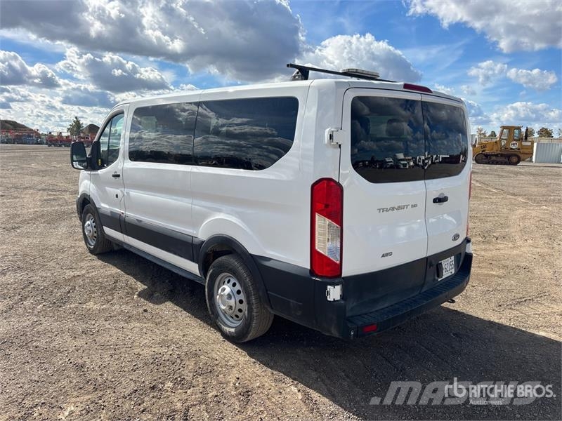 Ford Transit 150 8 Passenger Van Dostavna vozila / kombiji