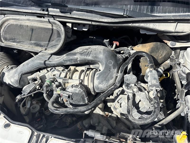 Ford Transit 150 9 Passenger Van Панельні фургони