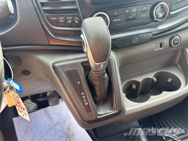Ford Transit 150 9 Passenger Van Панельні фургони