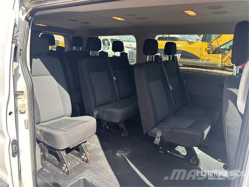Ford Transit 150 9 Passenger Van Панельні фургони