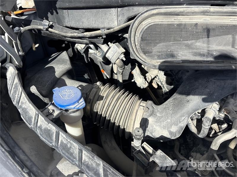 Ford Transit 150 9 Passenger Van Панельні фургони