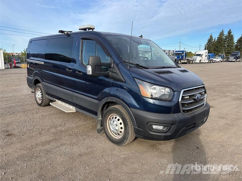 Ford Transit 150 AWD Utility Truck Pikapai / Bortiniai sunkvežimiai