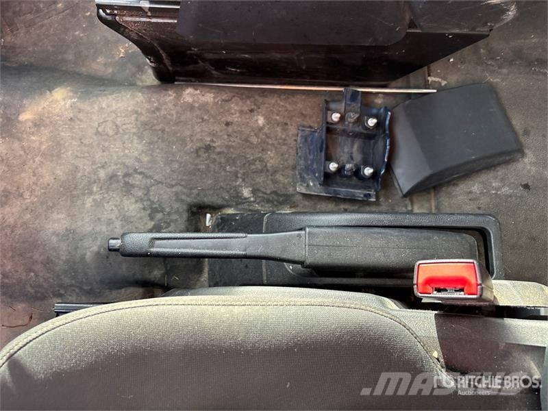 Ford Transit 150 AWD Utility Truck Pikapai / Bortiniai sunkvežimiai