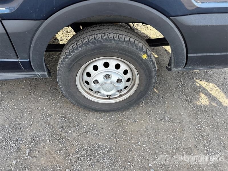 Ford Transit 150 AWD Utility Truck Pikapai / Bortiniai sunkvežimiai